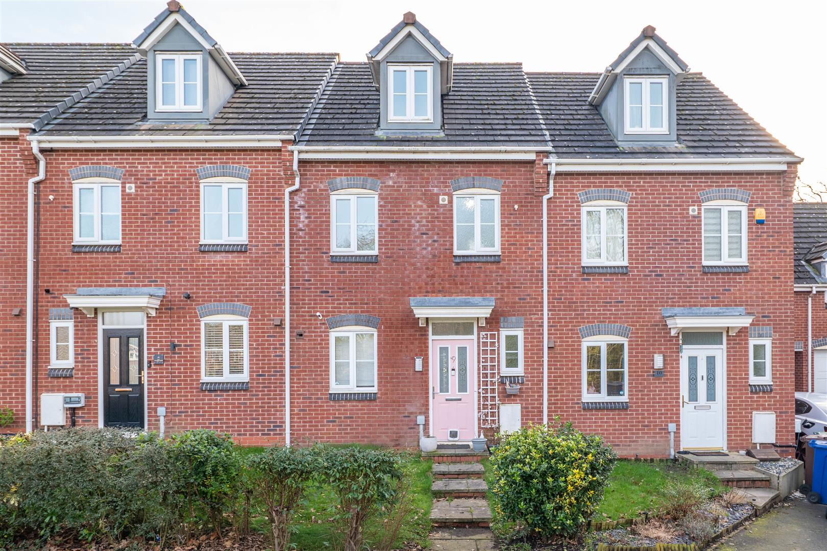 3 bed property in Walletts Wood Court, Chorley